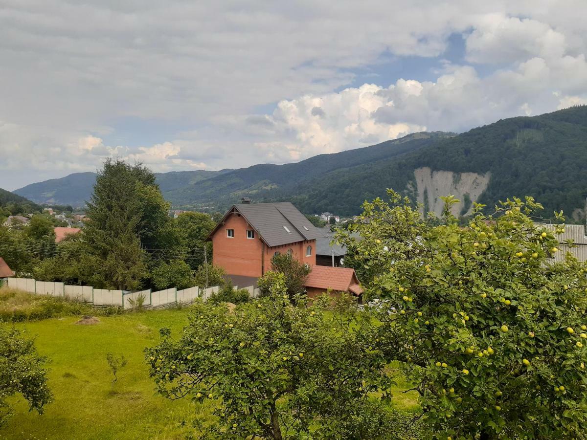 Kатруся Hotel Yaremche Exterior photo